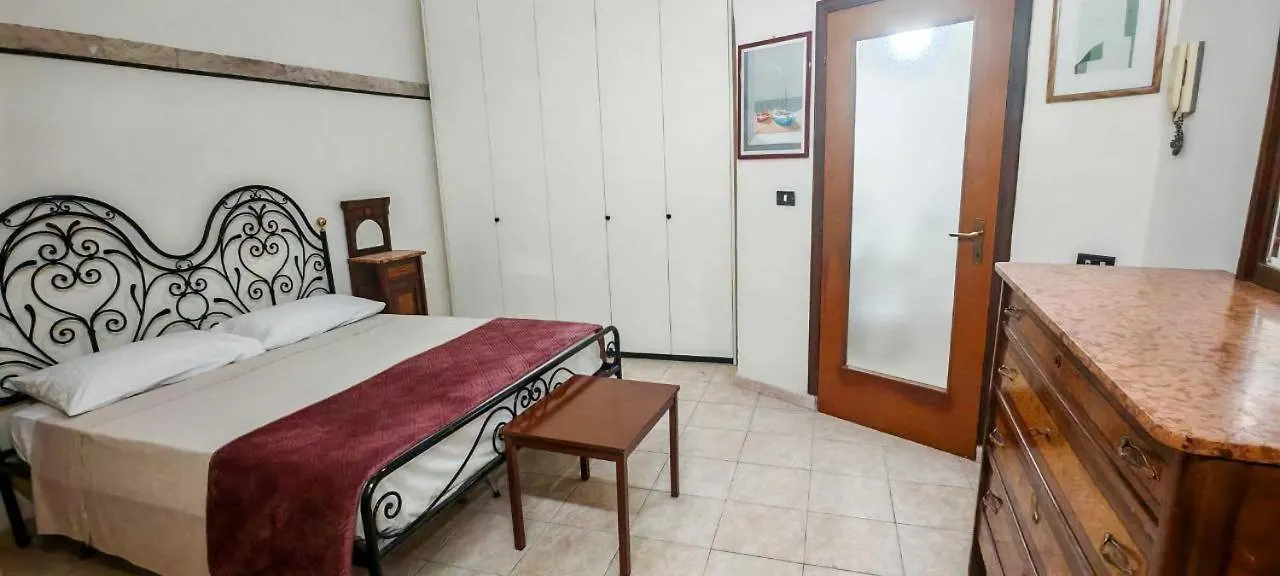 Bari Train Station Apartment - Casamia